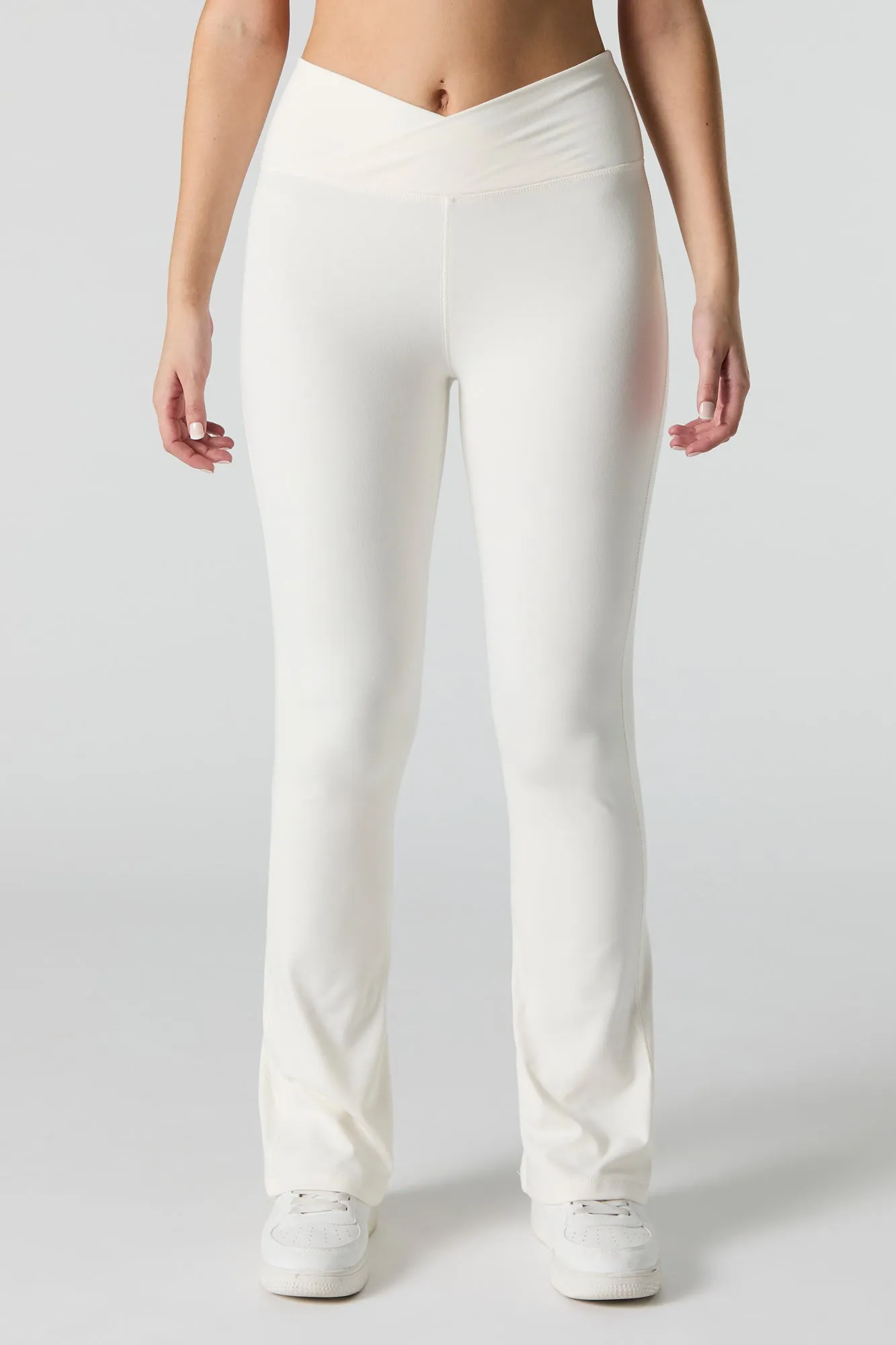 Active Crossover Waist Flare Legging