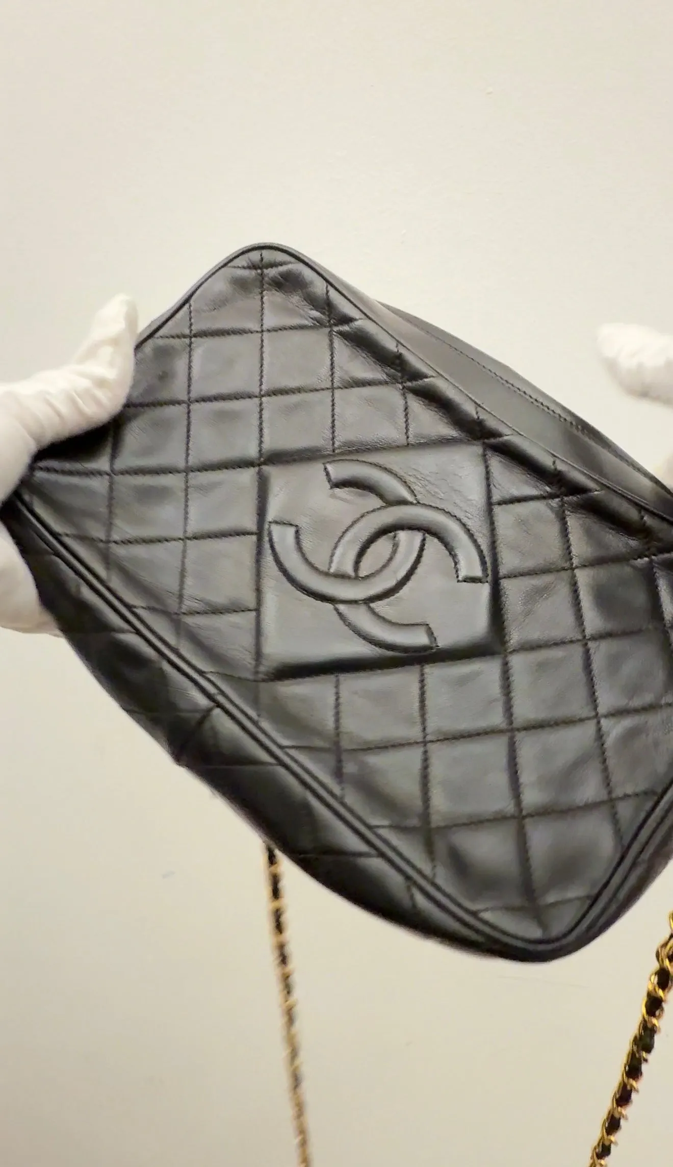 CHANEL Lambskin Quilted CC Tassel Camera Case Black B21-6