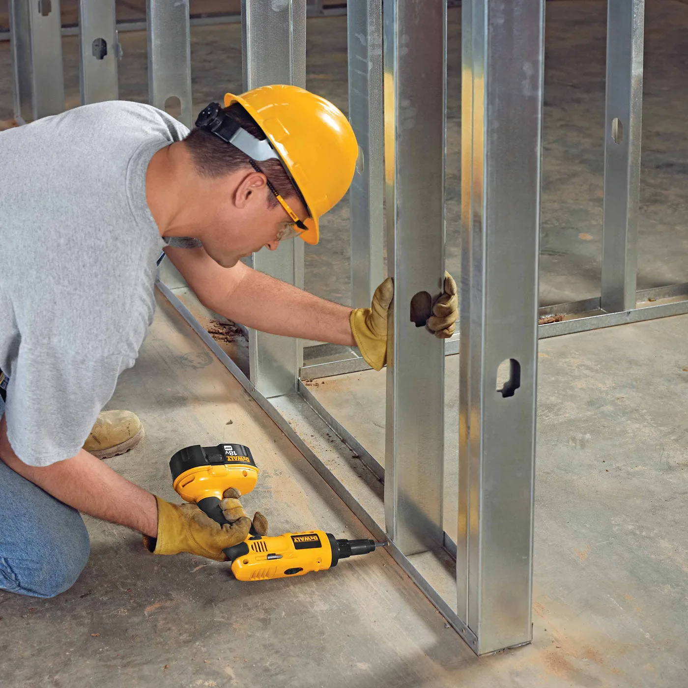DeWalt DC668KA Heavy-Duty 18V Light Gauge Steel Framing Screwdriver