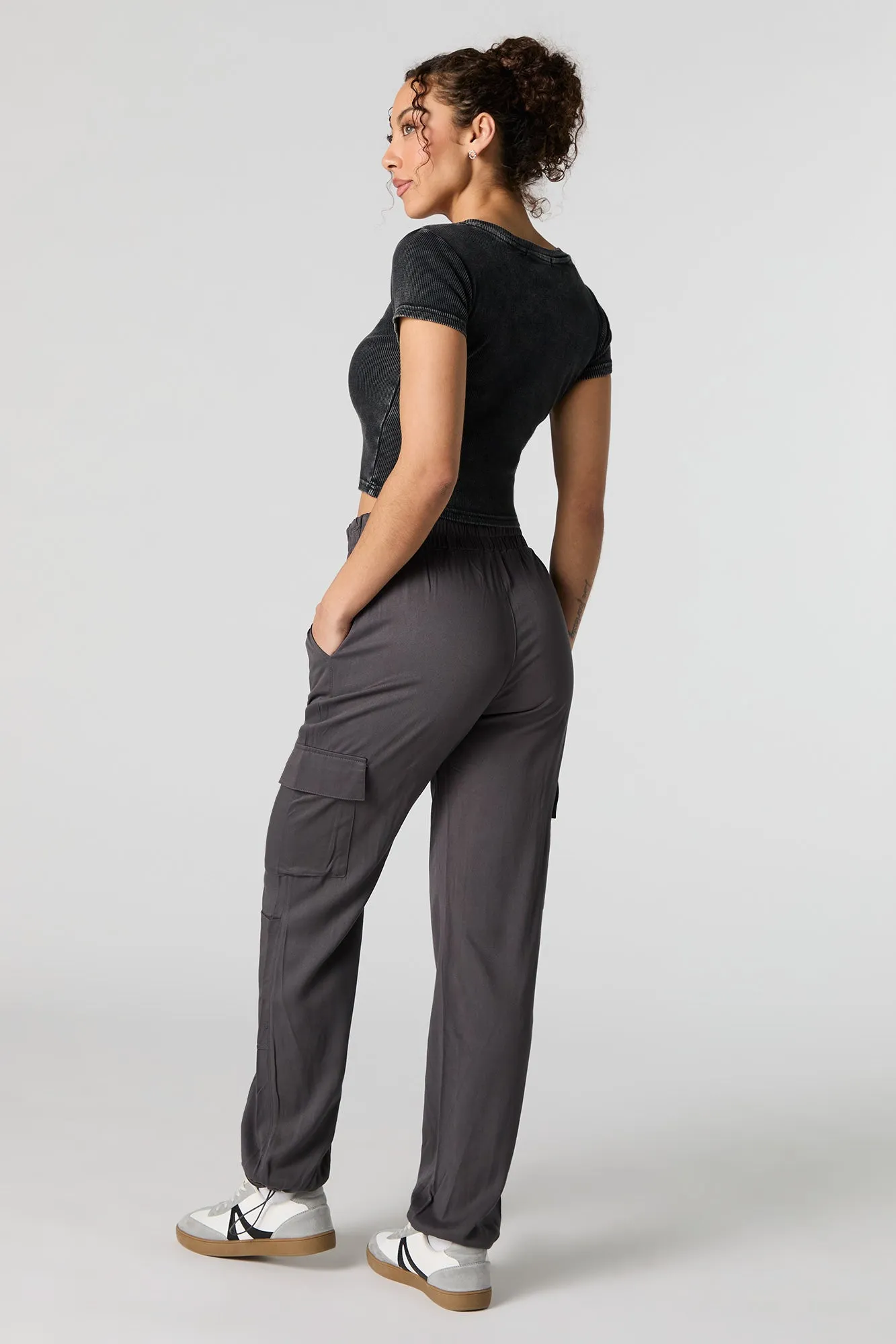 Jogger cargo à taille haute avec ourlet à barillet