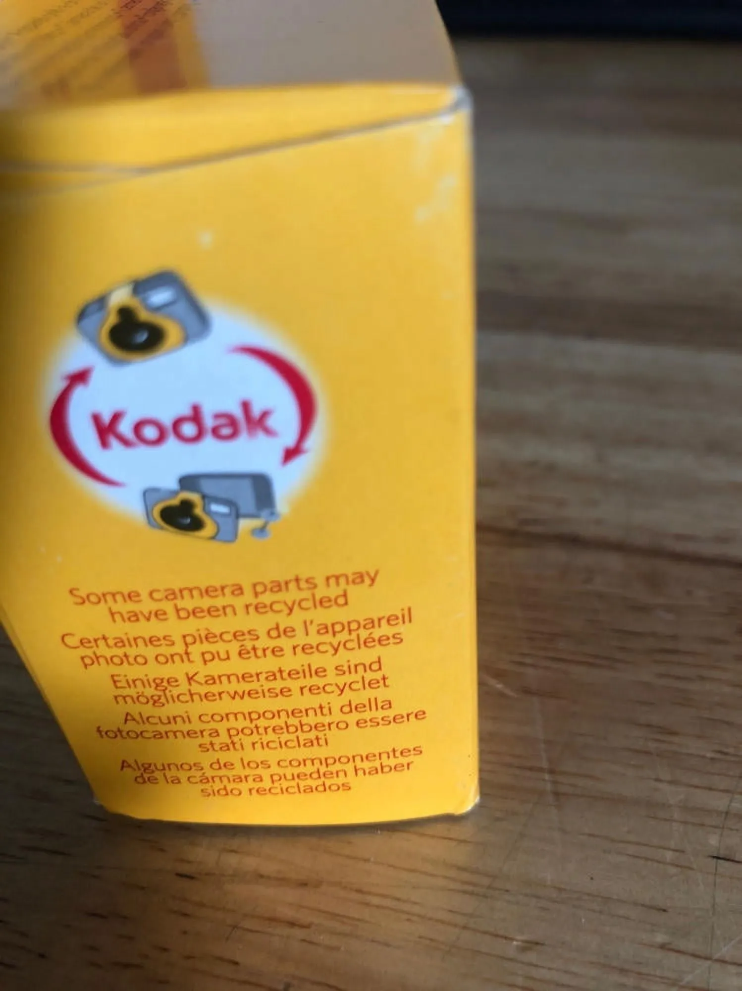 kodak 3920949 Fun Saver Single Use Camera with Flash (Yellow/Red)