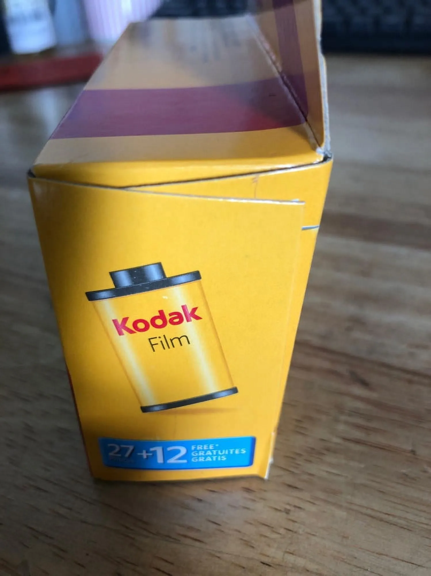 kodak 3920949 Fun Saver Single Use Camera with Flash (Yellow/Red)