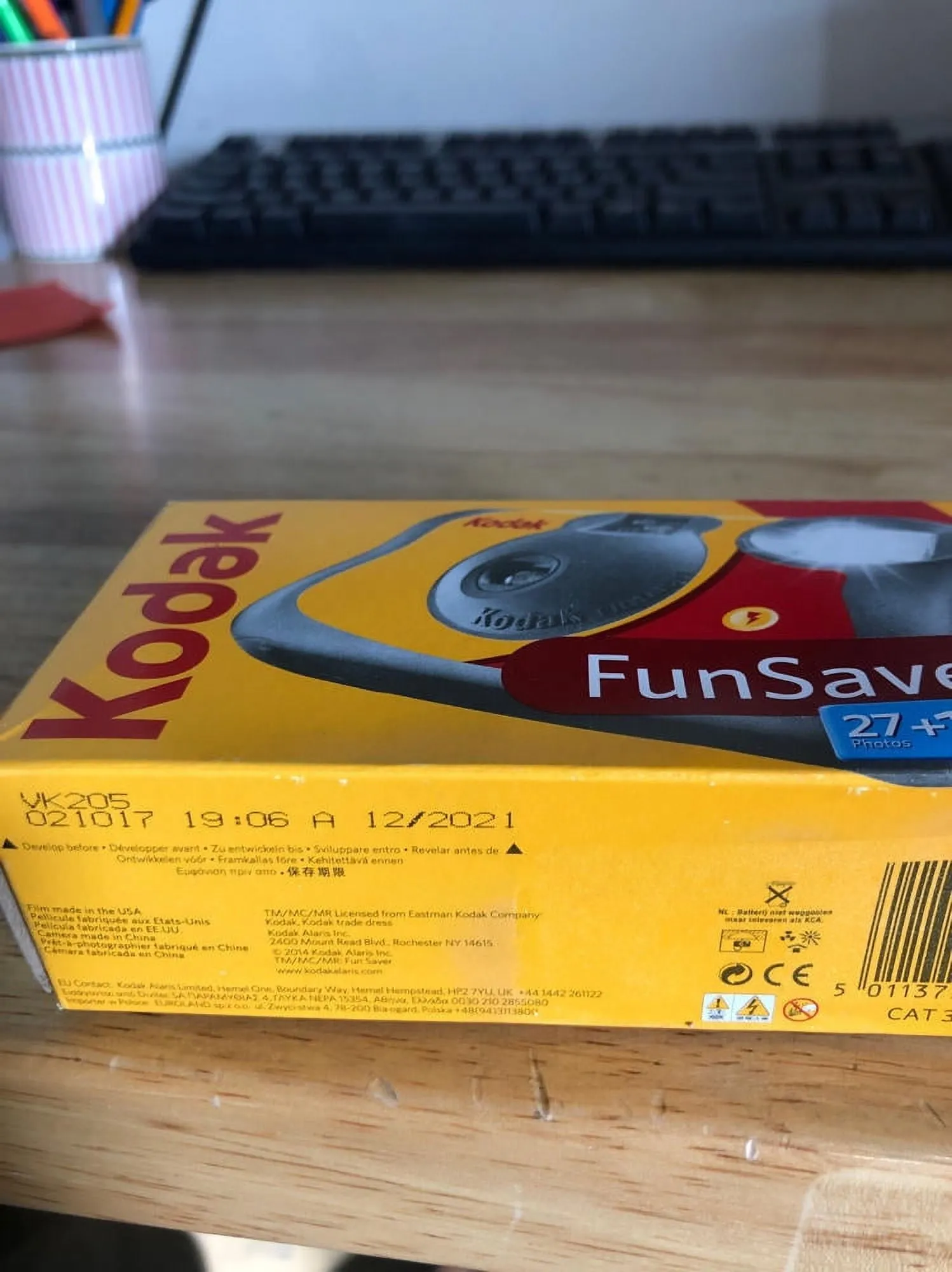 kodak 3920949 Fun Saver Single Use Camera with Flash (Yellow/Red)