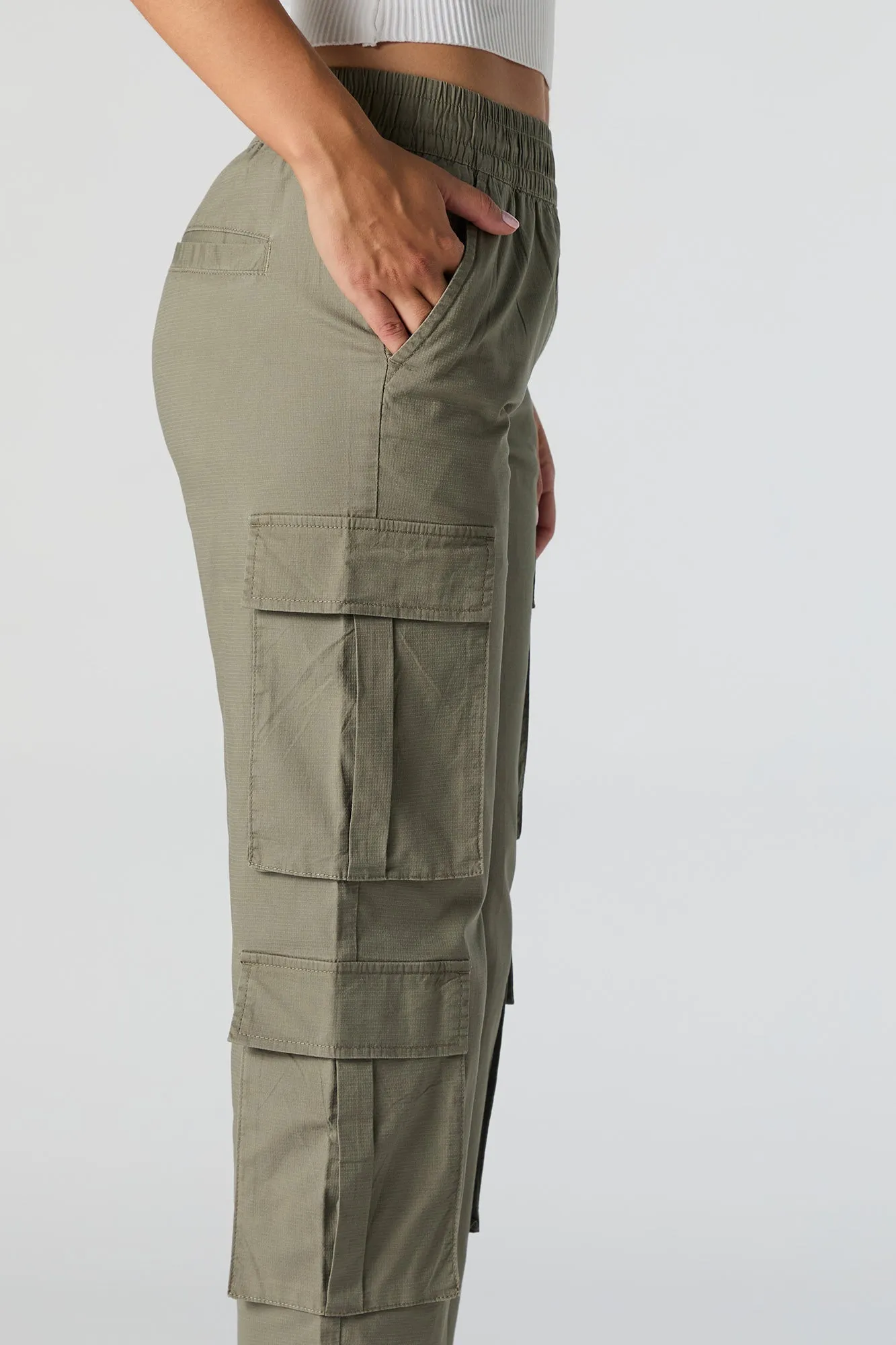 Pantalon cargo avec poches multiples et taille élastique