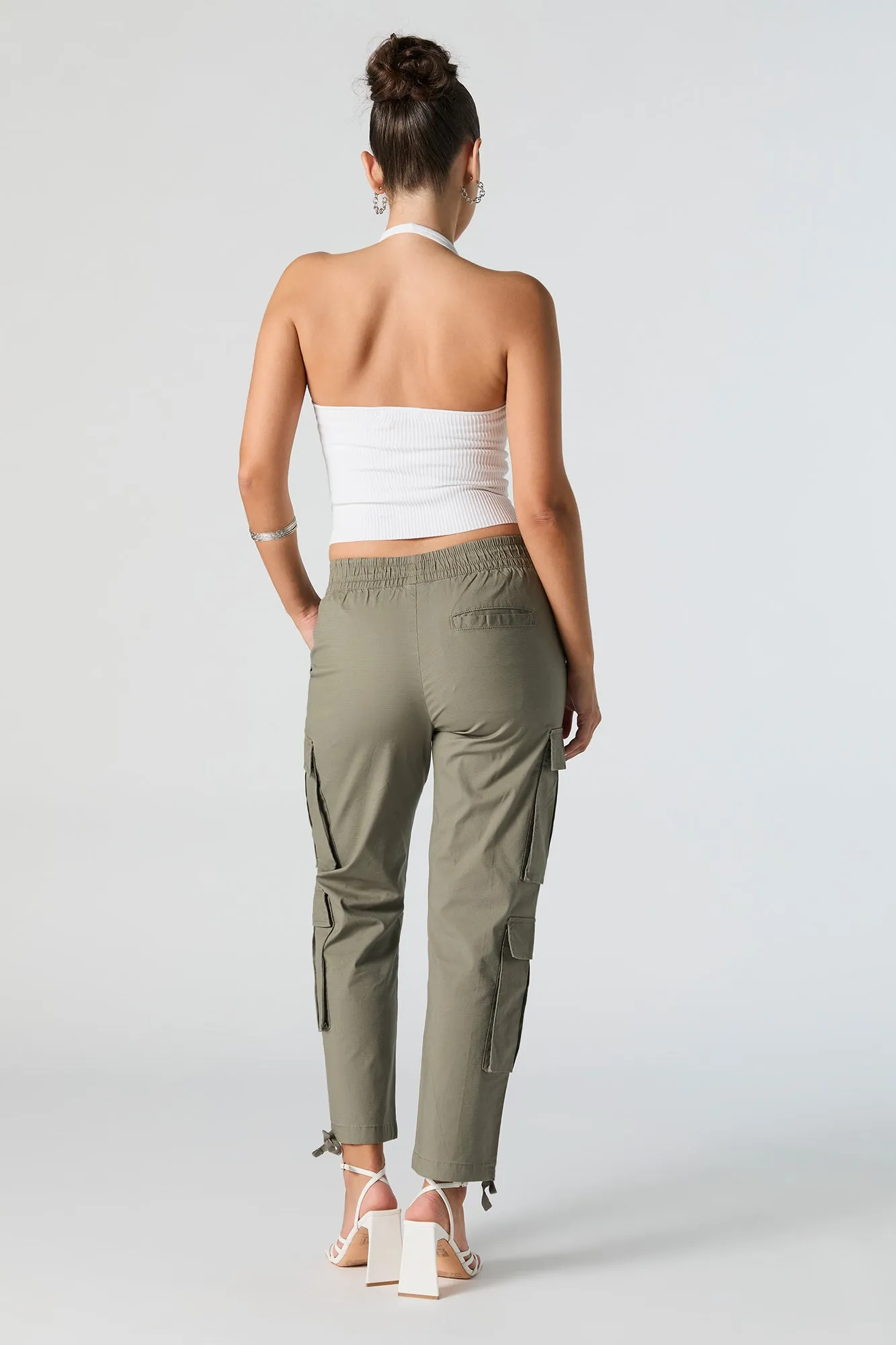 Pantalon cargo avec poches multiples et taille élastique