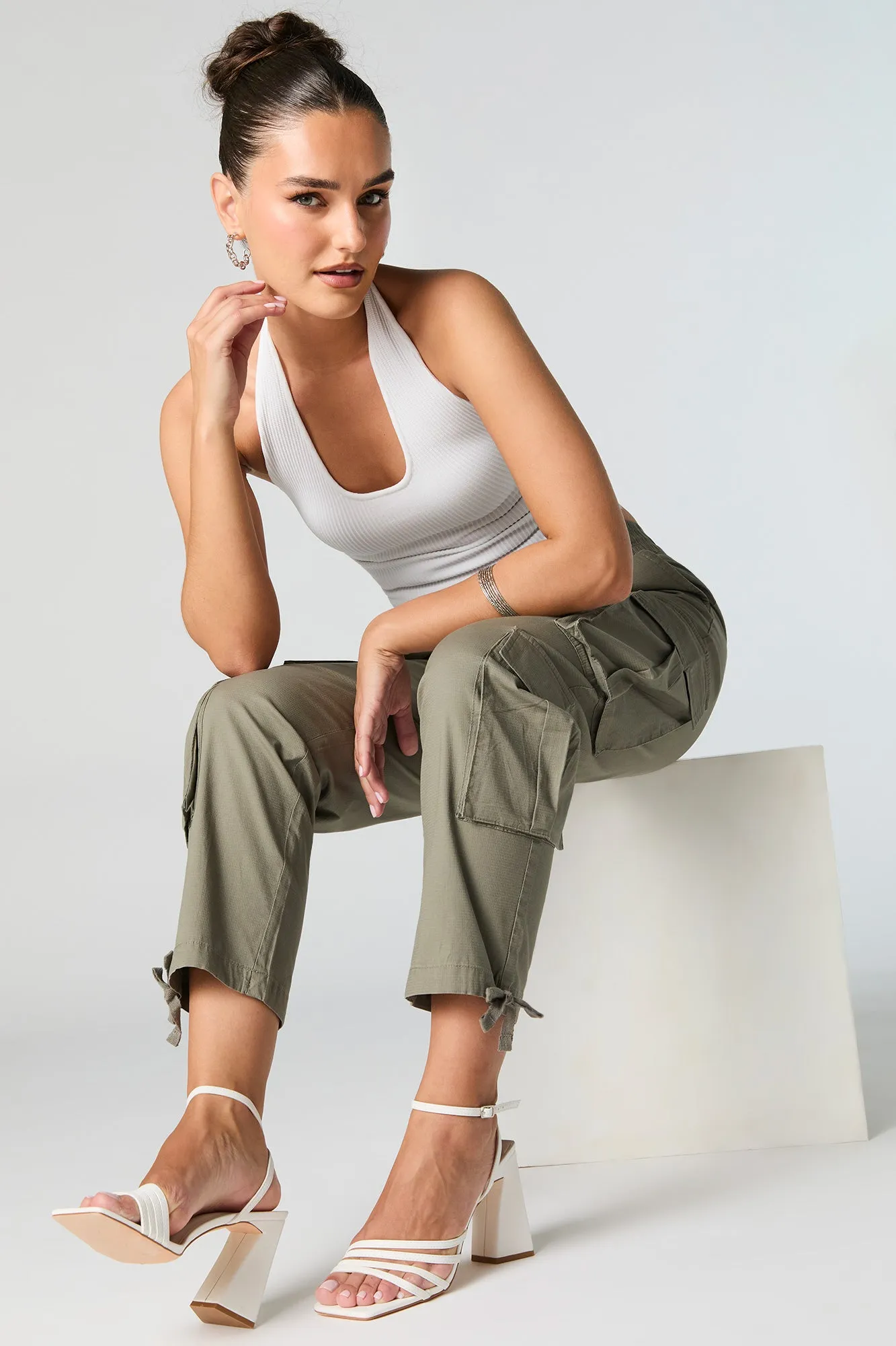 Pantalon cargo avec poches multiples et taille élastique