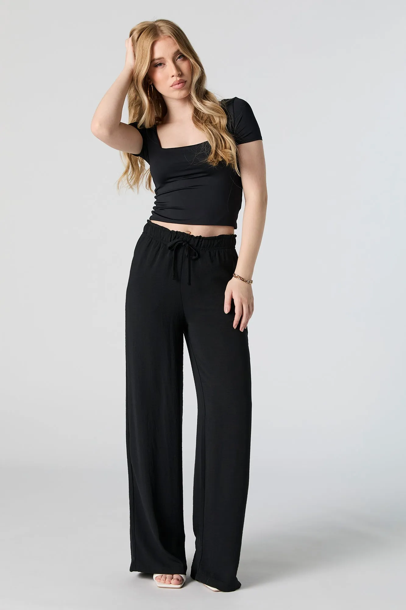 Pantalon à jambe large fluide avec taille coulissante