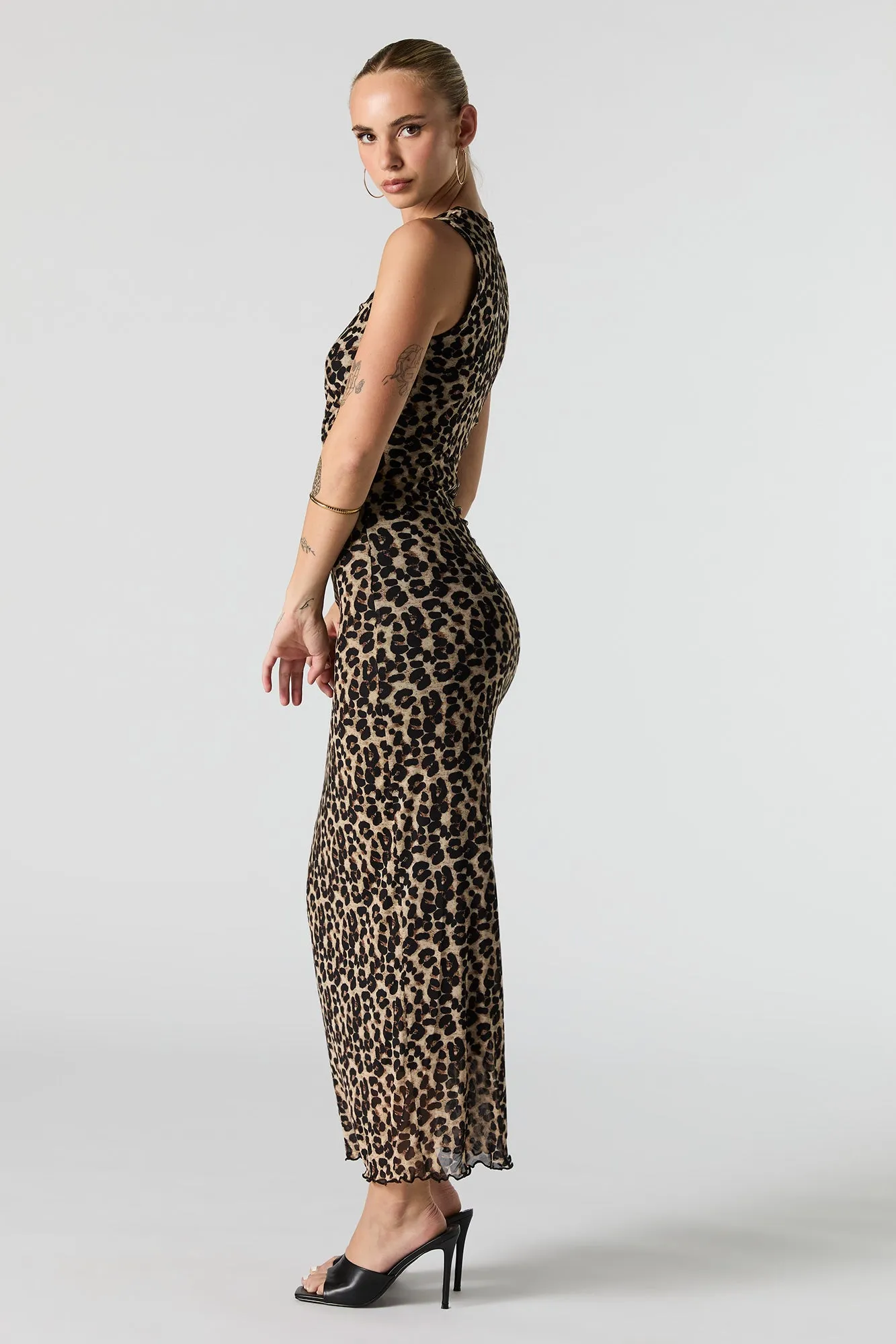 Robe maxi sans manches en filet imprimé avec col montant