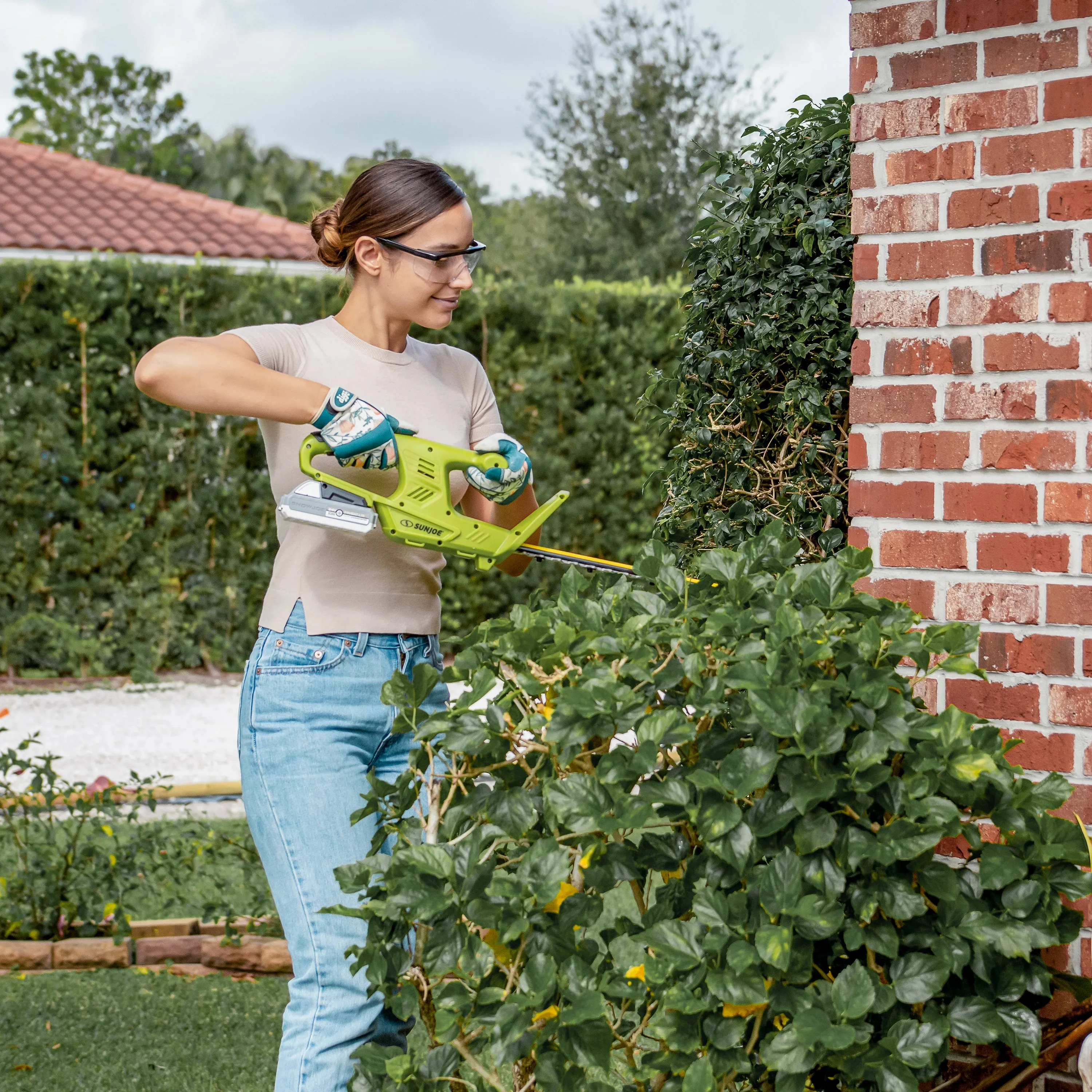 Sun Joe 24V-HT18-TB-LTE Garden Combo Kit w/ 24V* 2.0-Ah Batteries   Charger | Hedge Trimmer | Turbine Blower